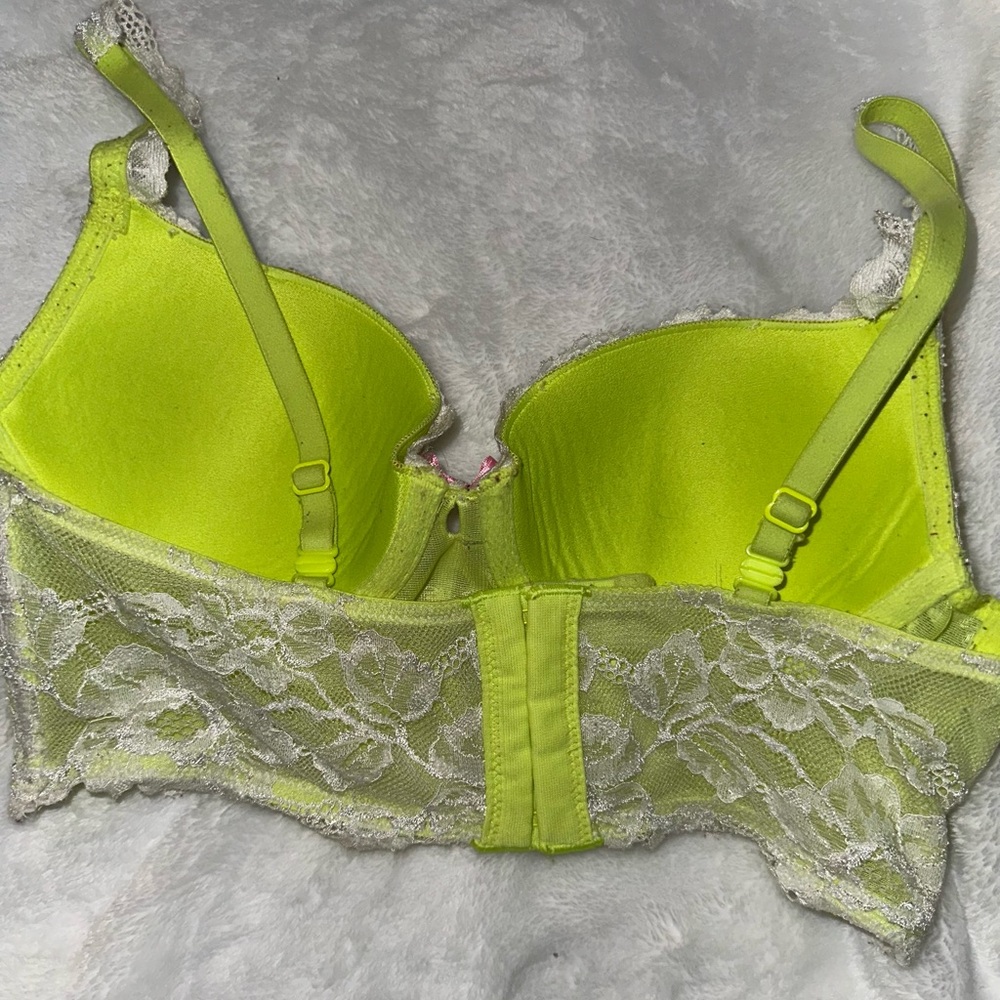 Victoria's Secret, Lace Underwire Bra in Lime Green - Picture 2 of 2